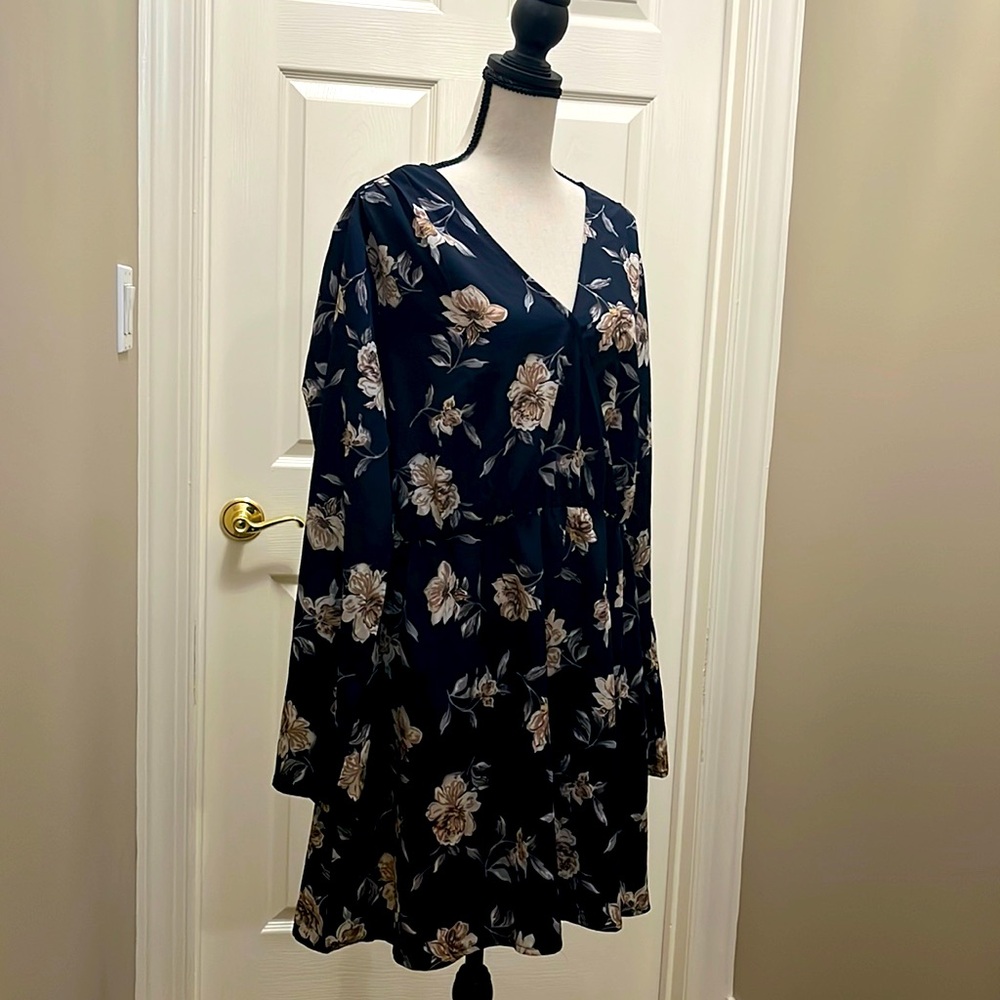 MIDI dress or tunic top.  Size xl.  Excellent condition.  Flattering.